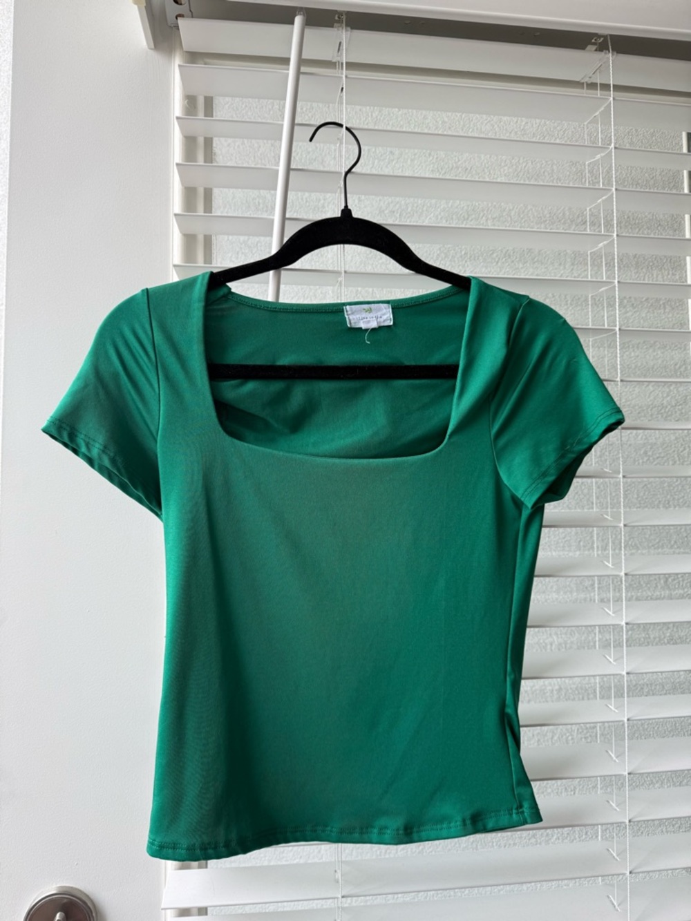Square-Neck Short Sleeve Top in Emerald Green